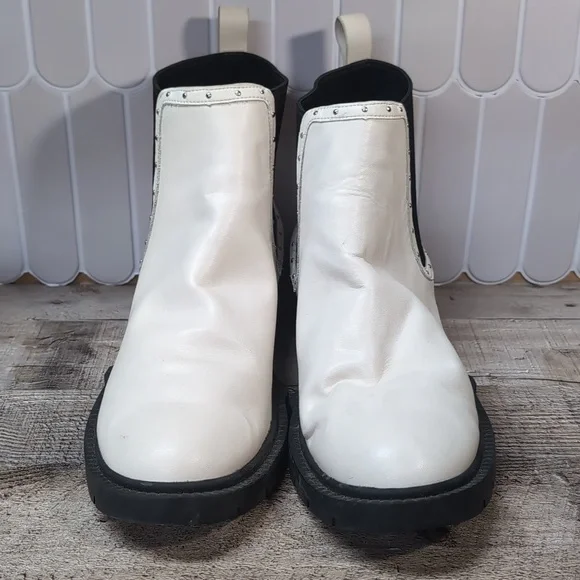 Coach White and Black Leather Boots - Picture 4 of 14